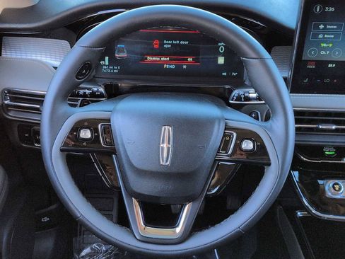 Used 2025 Lincoln Corsair FWD image 23