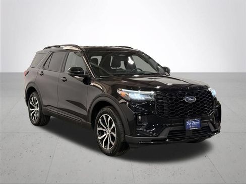 Certified 2025 Ford Explorer ST-Line AWD/4WD image 9