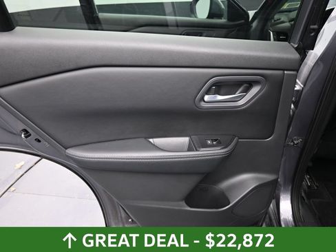 Used 2025 Nissan Rogue SV AWD/4WD image 23