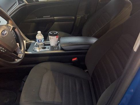 Used 2020 Ford Fusion SE image 10