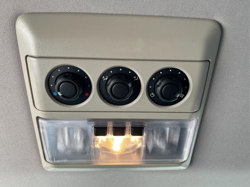 Used 2016 Land Rover LR4 HSE Silver Edition image 29