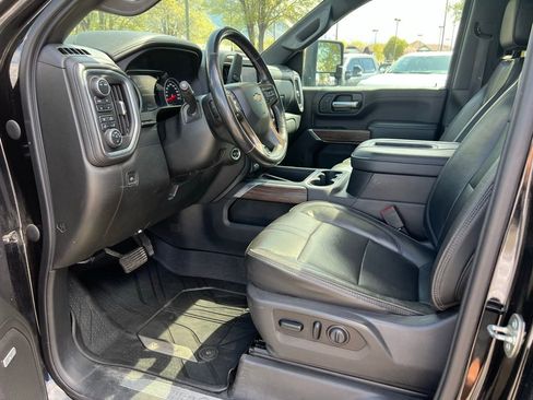 Used 2020 Chevrolet Silverado 2500 High Country w/ Technology Package AWD/4WD image 27