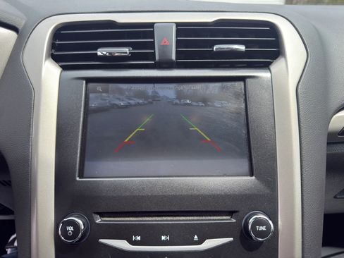 Used 2015 Ford Fusion SE w/ Equipment Group 202A AWD/4WD image 28