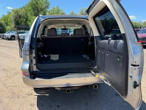 Used 2021 Lexus GX 460 Premium w/ Premium Package AWD/4WD image 16