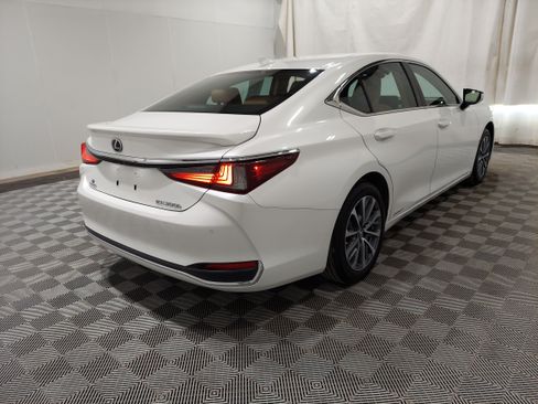 Used 2022 Lexus ES 300h FWD image 3