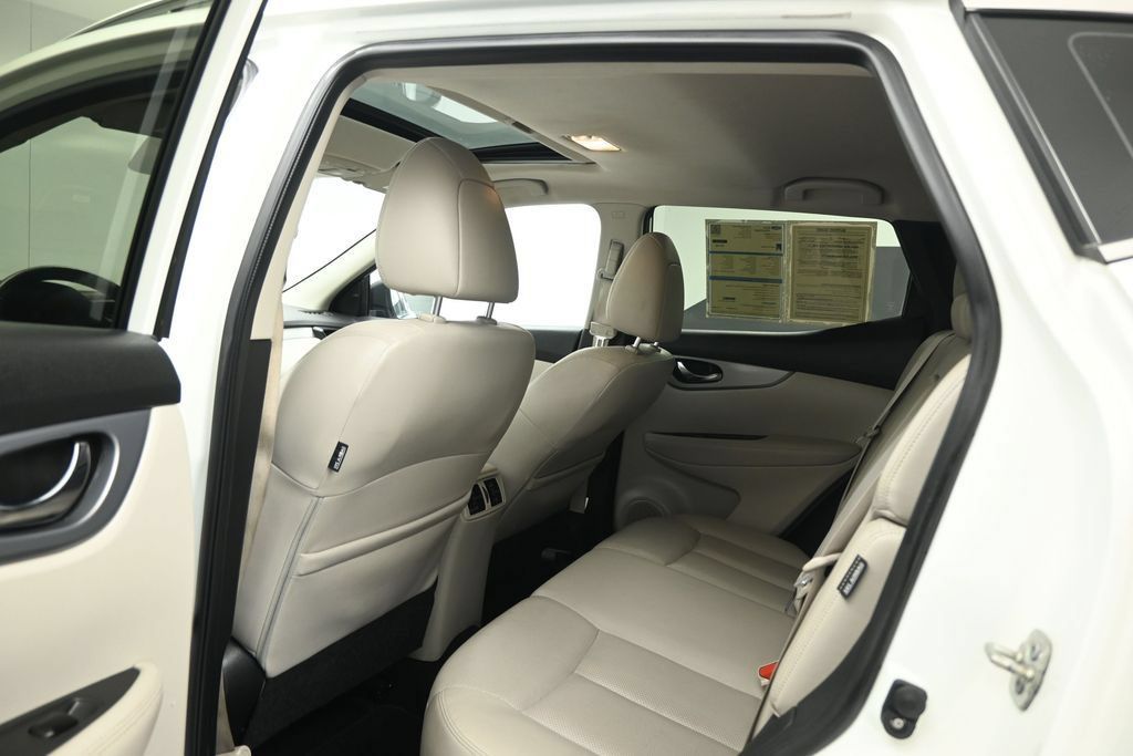 Used 2020 Nissan Rogue Sport SL w/ Premium Package FWD image 21