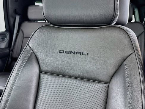 Used 2021 GMC Yukon Denali w/ LPO, Illumination Package AWD/4WD image 24