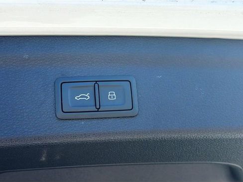 Used 2020 Audi Q3 2.0T Premium Plus w/ Premium Plus Package image 13