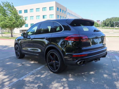 Used 2017 Porsche Cayenne Turbo w/ Premium Plus Package AWD/4WD image 5