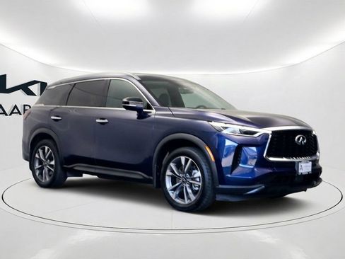 Used 2023 INFINITI QX60 Luxe w/ Cargo Package FWD image 3