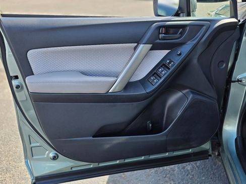 Used 2017 Subaru Forester 2.5i w/ Alloy Wheel Package image 20