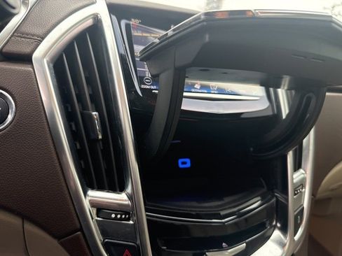 Used 2015 Cadillac SRX Premium image 16