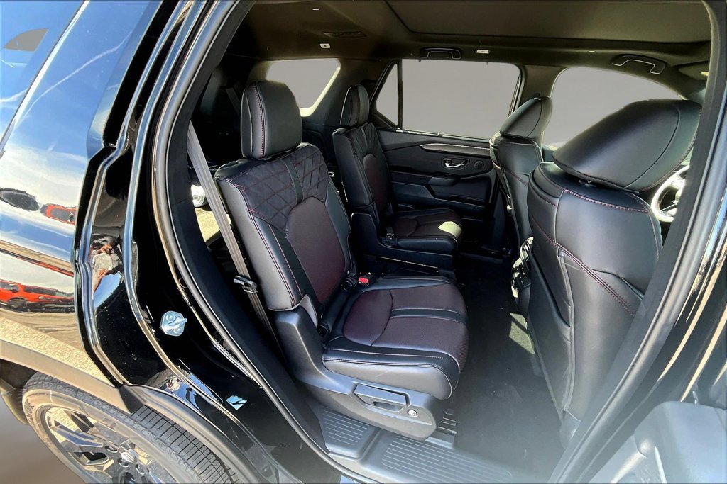 New 2026 Honda Pilot Black Edition image 9