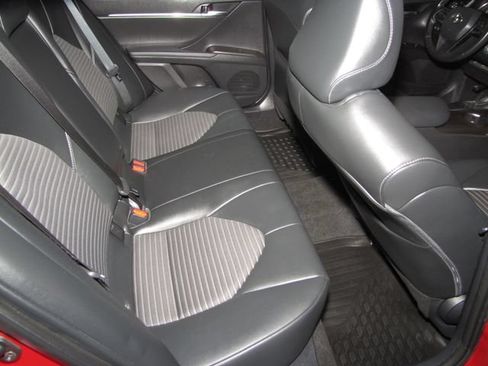 Used 2023 Toyota Camry SE FWD image 18