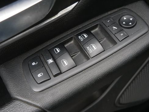 Used 2019 RAM 1500 Big Horn AWD/4WD image 13