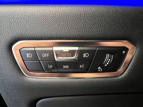 Used 2020 BMW X7 M50i w/ Executive Package image 25