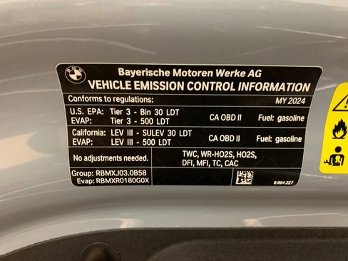 Used 2024 BMW X7 xDrive40i w/ Executive Package image 92