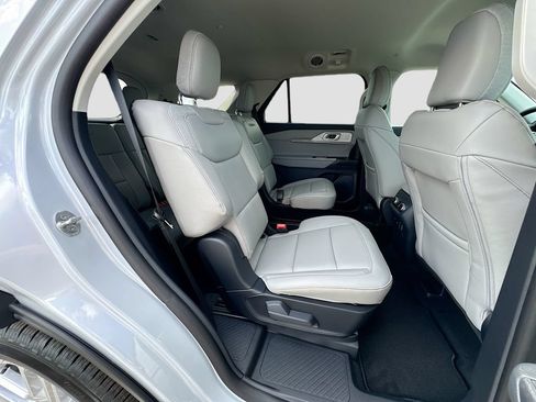 New 2026 Ford Explorer Active w/ Active Comfort Package RWD image 33