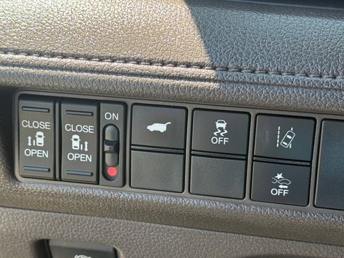Used 2018 Honda Odyssey EX-L image 15