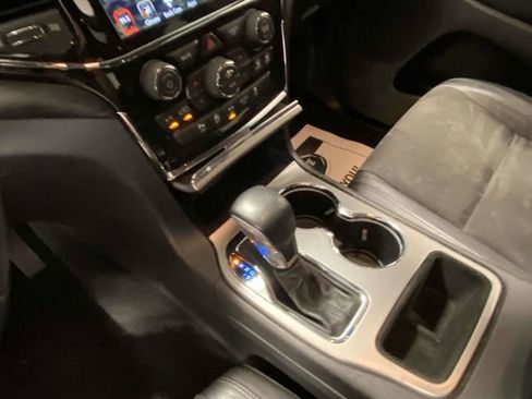 Used 2020 Jeep Grand Cherokee Altitude image 19