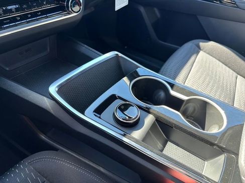 New 2026 Chevrolet Equinox LT w/ Safety and Technology Package FWD image 31