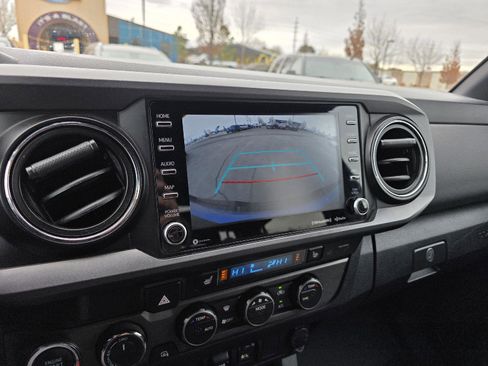 Used 2021 Toyota Tacoma TRD Sport image 18