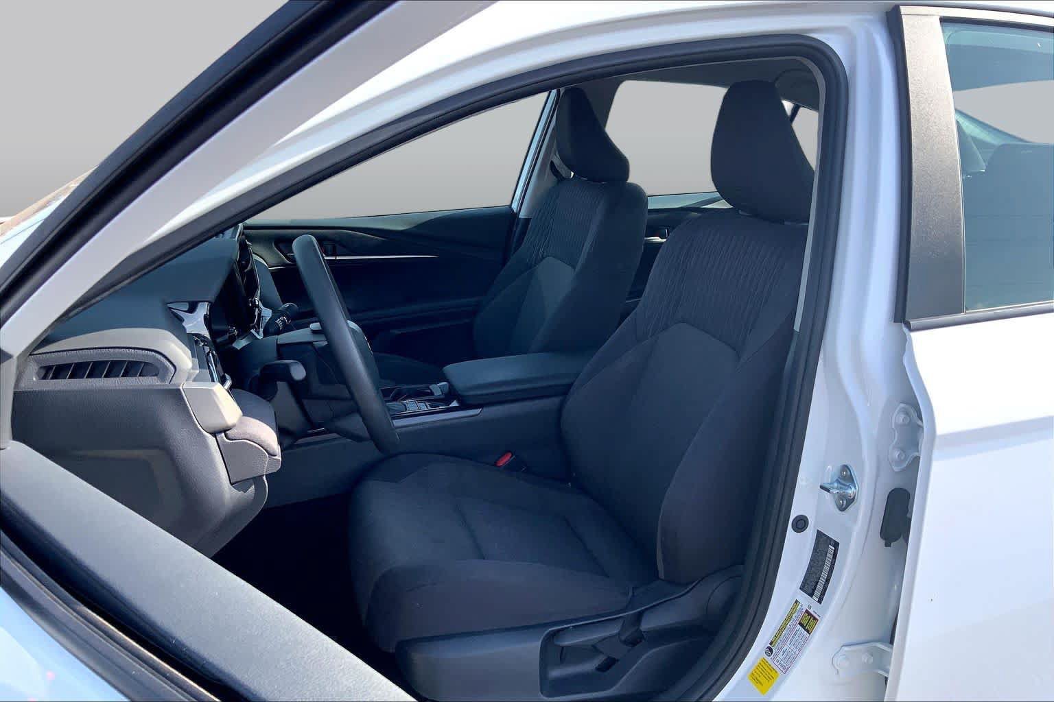 Used 2025 Toyota Camry LE FWD image 8
