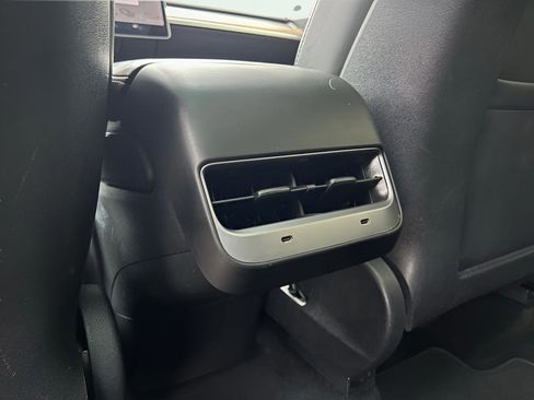 Used 2021 Tesla Model Y Long Range image 20