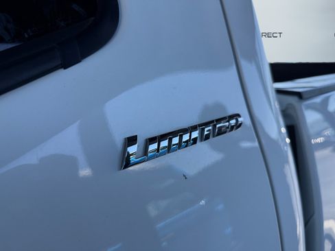 Used 2020 Toyota Tacoma Limited AWD/4WD image 14