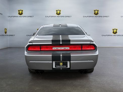 Used 2014 Dodge Challenger R/T RWD image 4