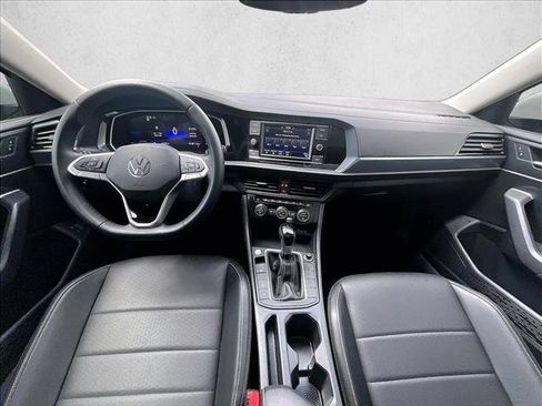 Used 2024 Volkswagen Jetta SE w/ Panoramic Sunroof Package FWD image 15