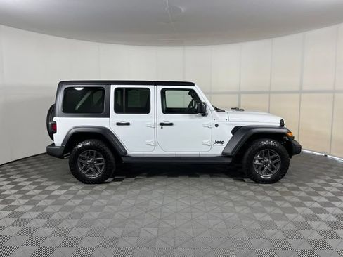 Used 2026 Jeep Wrangler Unlimited Sport AWD/4WD image 8