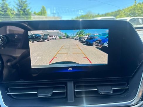 Used 2024 Chevrolet Trax RS w/ Driver Confidence Package FWD image 35