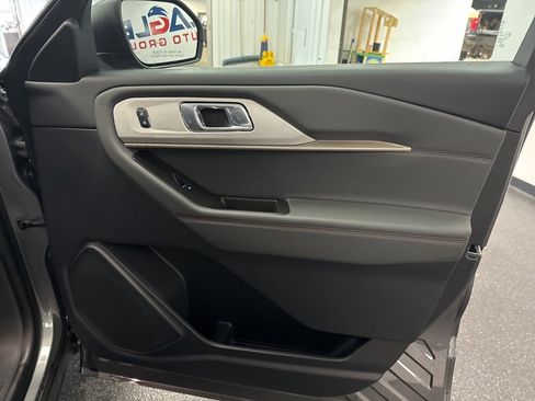 New 2025 Ford Explorer Active image 40