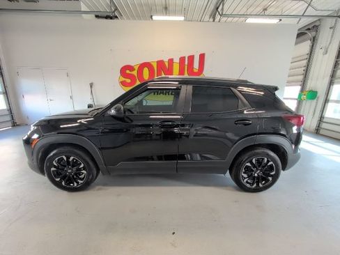 Certified 2023 Chevrolet TrailBlazer LT w/ Convenience Package FWD image 2