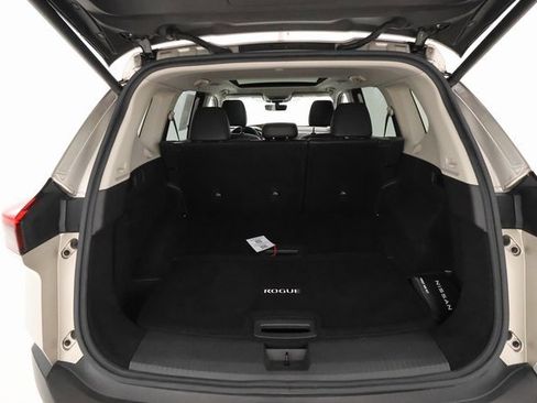 Used 2022 Nissan Rogue Platinum w/ Head-Up Display Package image 21