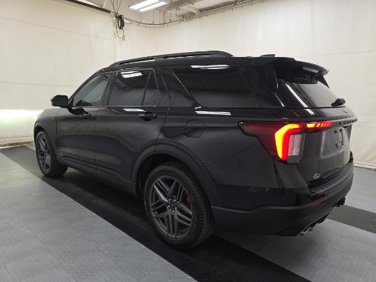 Used 2026 Ford Explorer ST AWD/4WD image 4