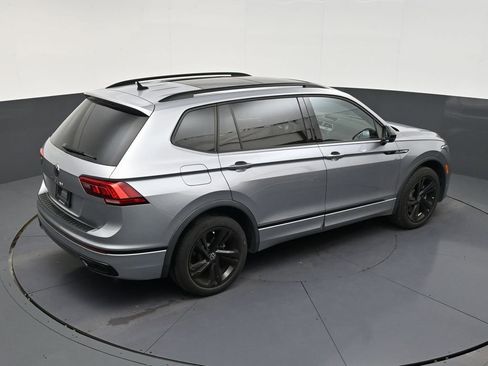 Used 2023 Volkswagen Tiguan SE R-Line FWD image 16