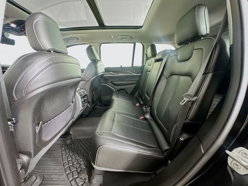 Used 2022 Jeep Grand Cherokee Limited 4xe w/ Luxury Tech Group II AWD/4WD image 28