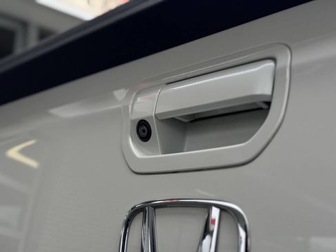 Used 2017 Honda Ridgeline RTL-T image 10