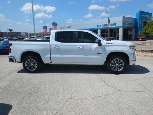 Used 2026 Chevrolet Silverado 1500 LT AWD/4WD image 9