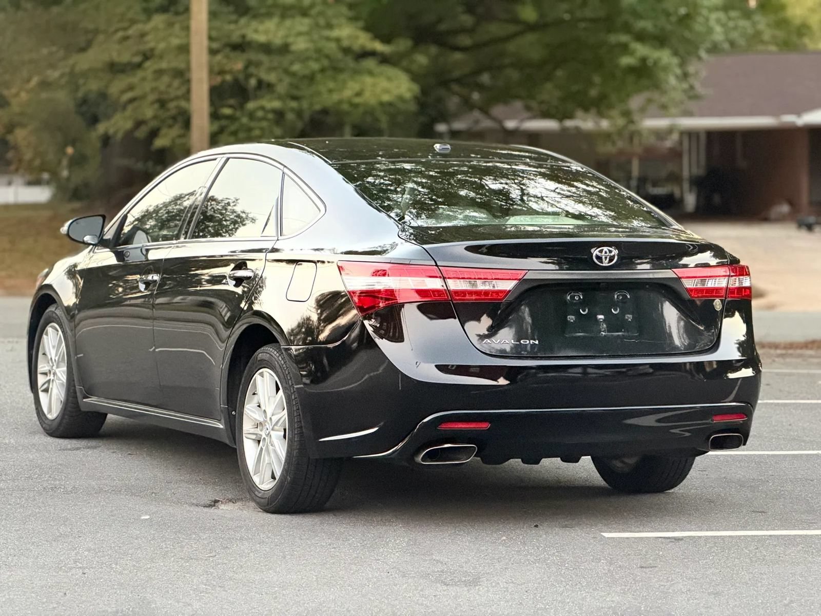 Used 2015 Toyota Avalon XLE FWD image 6