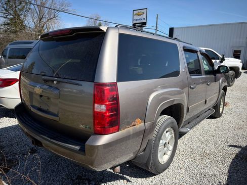 Used 2011 Chevrolet Suburban LT w/ Luxury Package image 5