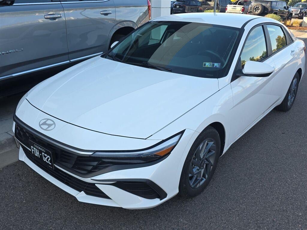 Used 2024 Hyundai Elantra Blue FWD image 1
