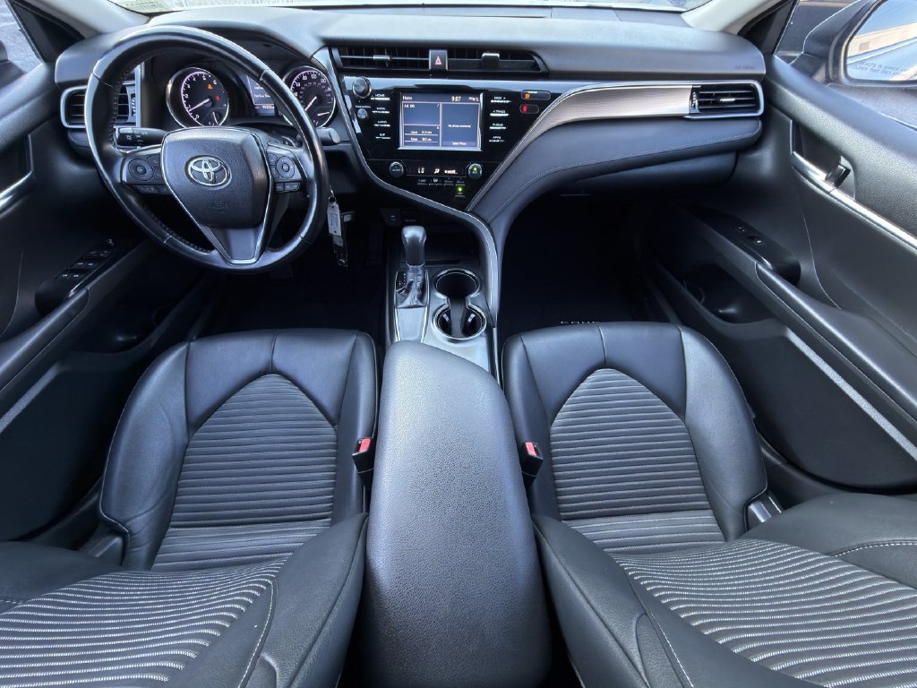 Used 2019 Toyota Camry SE w/ Carpet Mat Package FWD image 9