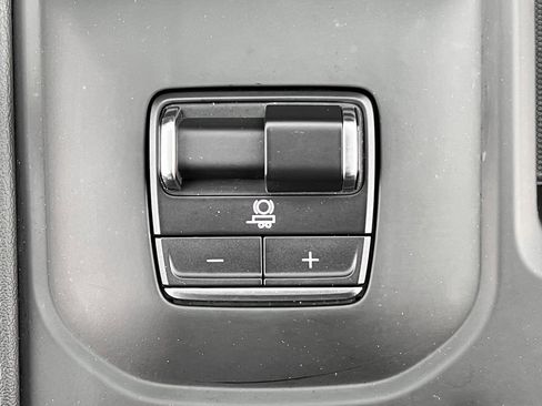 Used 2025 GMC Sierra 2500 Denali image 24