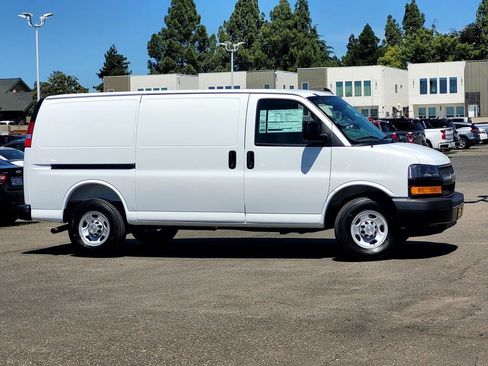 New 2026 Chevrolet Express 2500 w/ Driver Convenience Package RWD image 3