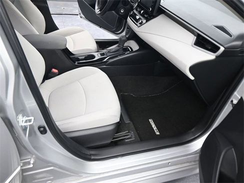 Used 2022 Toyota Corolla LE image 12