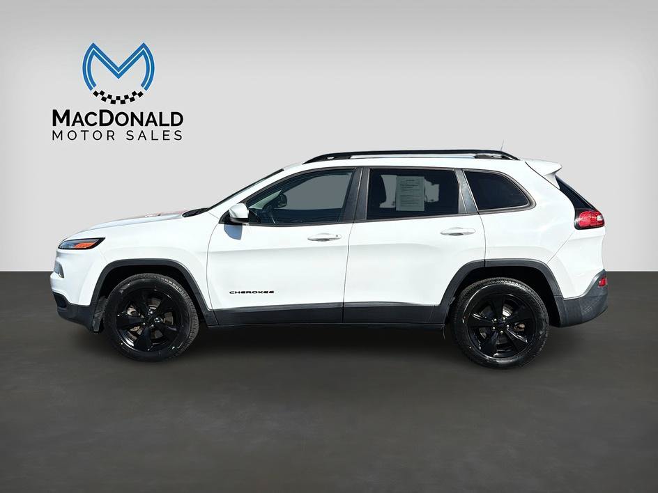 Used 2016 Jeep Cherokee Latitude w/ Cold Weather Group AWD/4WD image 4