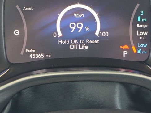 Used 2024 Chrysler Pacifica Limited FWD image 22
